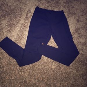 Size small Lucy leggings WITH POCKETS!